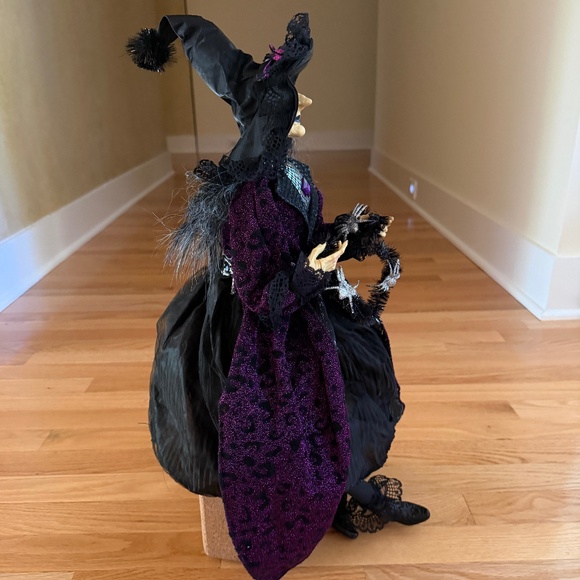 Katherine's Collection Halloween Witch Sitting Witch Brunhilda Witch - Picture 4 of 16